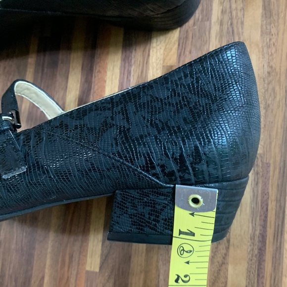 Naturalizer "Florencia" Pointed Toe Mary Jane - Picture 8 of 10